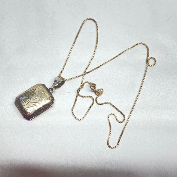 Vintage Square Locket Sterling Silver Necklace Photo Memory Children - Picture 2 of 5